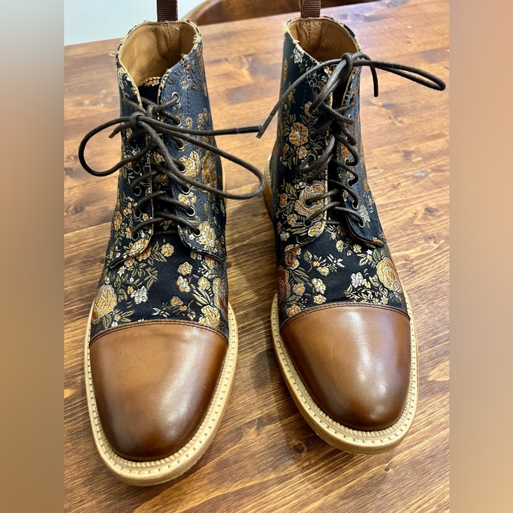 Taft Boot Jack boot in Eden. Hardly worn. Great condition.